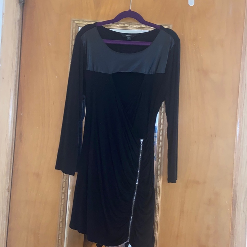 ¾ faux leather peep hole shirt w/ zipper